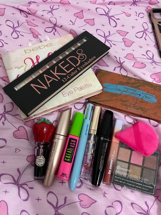 Other - Assorted Women's Makeup Set - Pink and Black Palette Collection